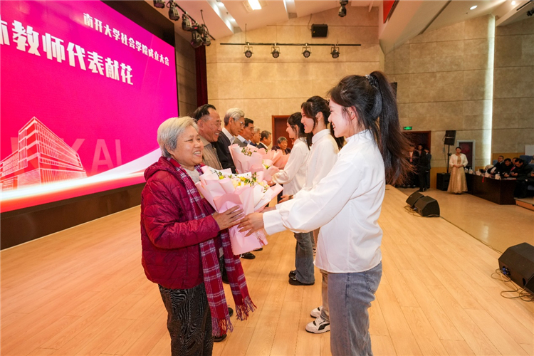 //news.rhseqing.com/pic/003/000/602/00300060230_dfc2e0a8.jpg